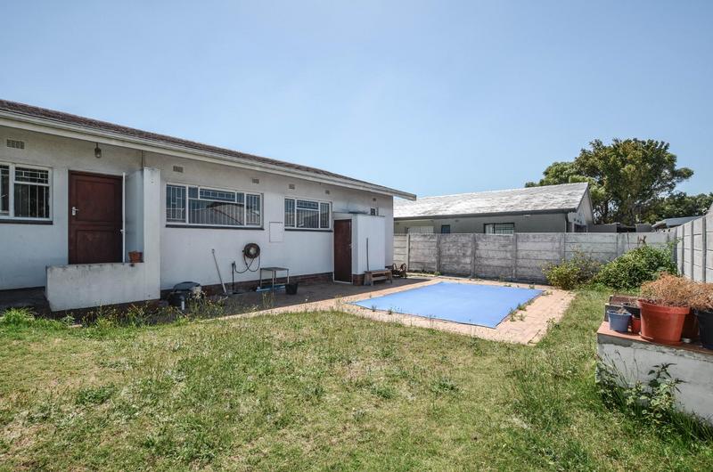 5 Bedroom Property for Sale in Parow North Western Cape